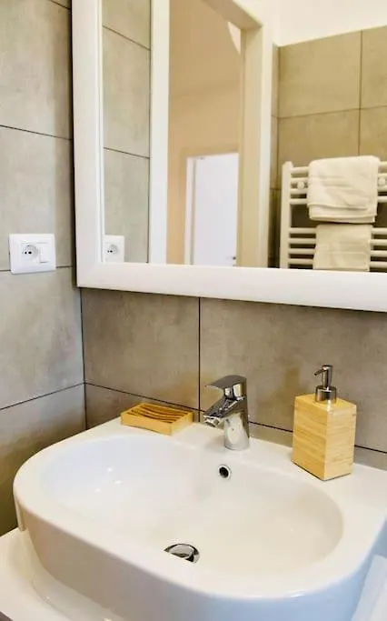 Termini/S.Giovanni Sweet Apartment - Metro A/B Rome 0*,  Italy
