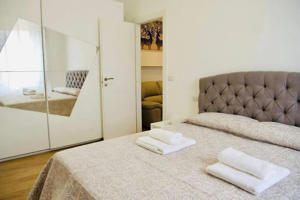 Termini/S.Giovanni Sweet Apartment - Metro A/B Rome Italy