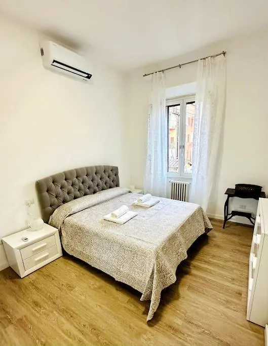 Termini/S.Giovanni Sweet Apartment - Metro A/B Rome Italy